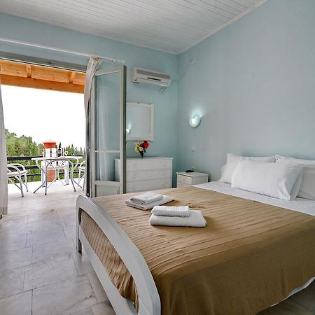 Liokorni Village Gaios Bilik gambar